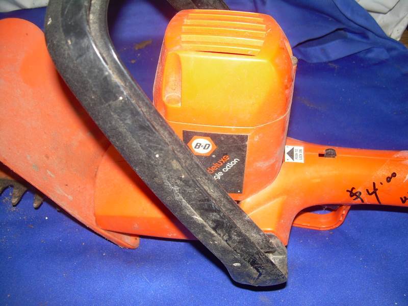 electric hedge trimmer