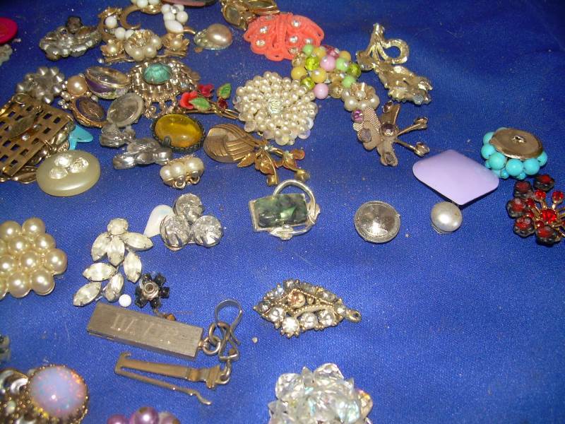 vintage jewlery for crafting