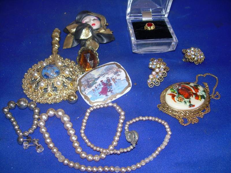 vintage jewlery