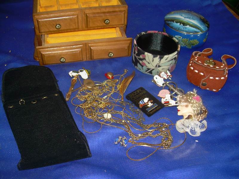 Jewelery boxes,Trinkets boxes and some jewelry