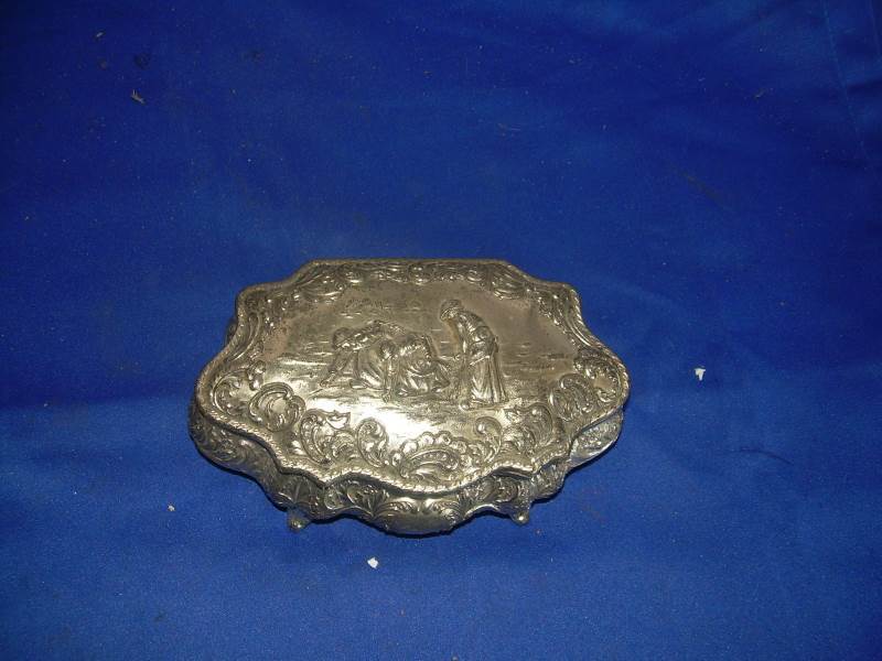 Vintage trinket box