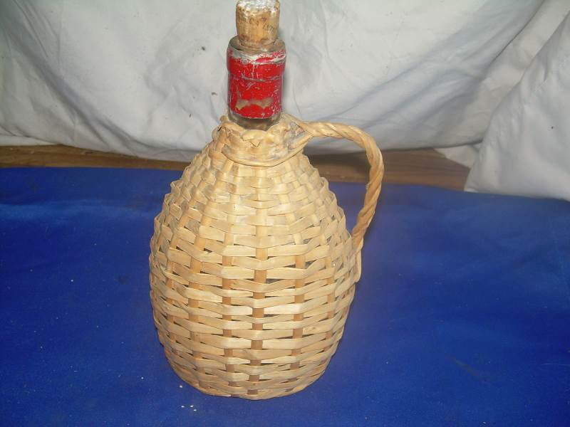 vintage wine bottle quinta