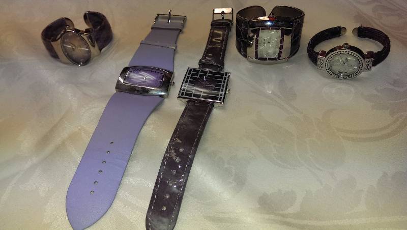 Five watches (3 Suisse, Echo, Narmi)