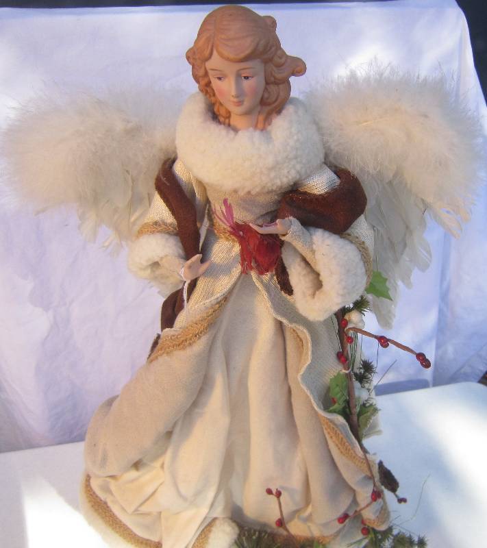 lot 401 image: Chirstmas Angel 22