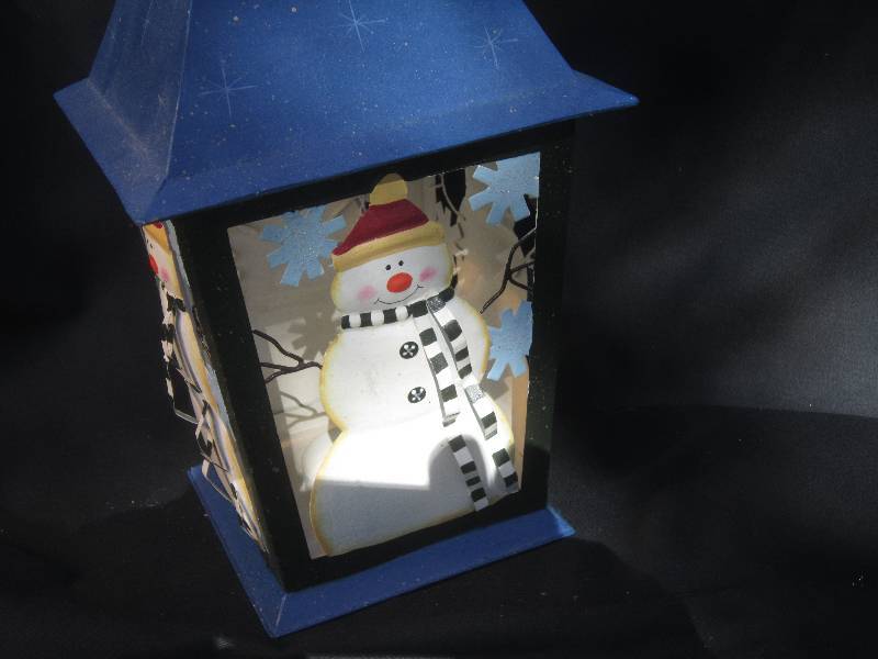 lot 415 image: New Metal Candleholder Snowman