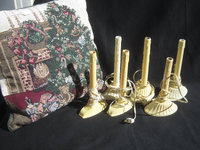 lot 456 image: Vintage Candle Lights and Christmas Pillow