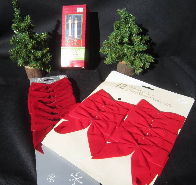 lot 495 image: Christmas Lot