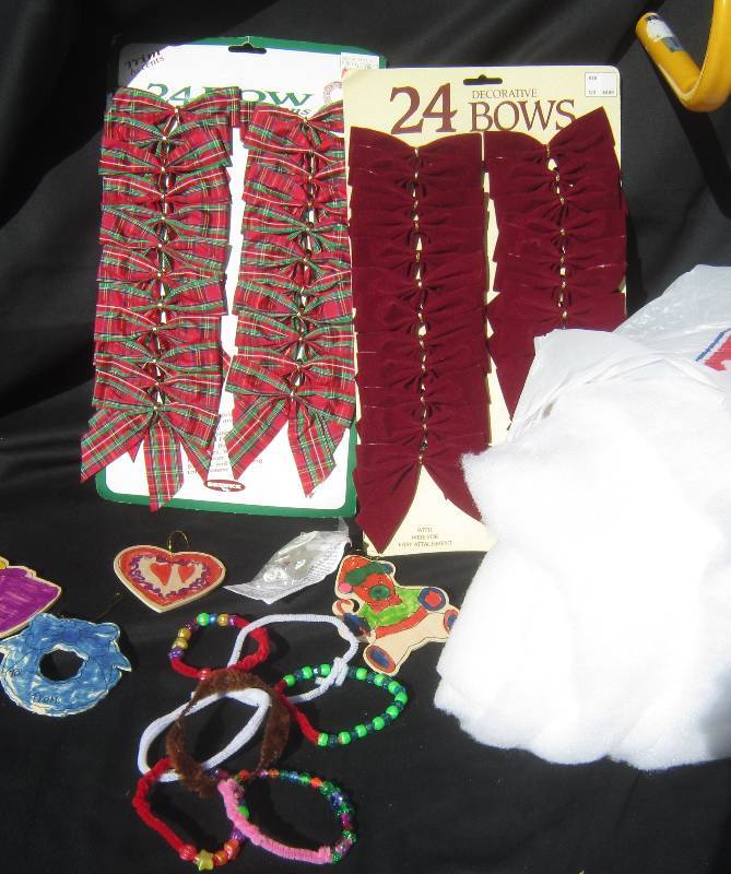 lot 499 image: Christmas Lot