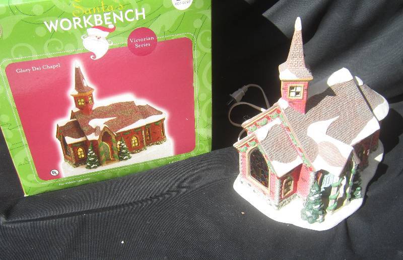 lot 502 image: Santas Workbench Glory Dei Chapel Christmas House with Box - Collectible Victorian Series