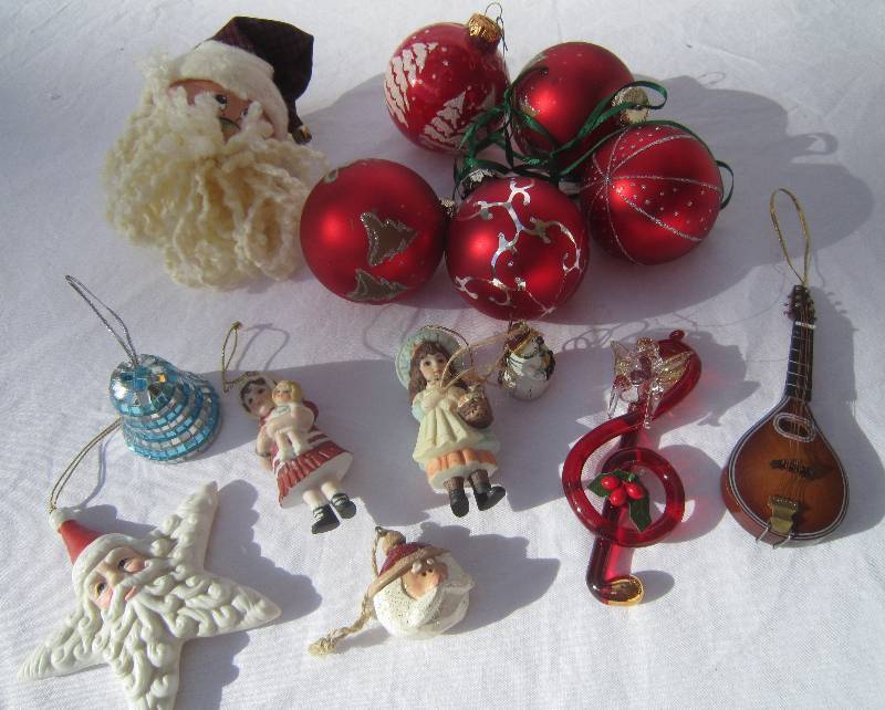lot 550 image: Christmas Lot