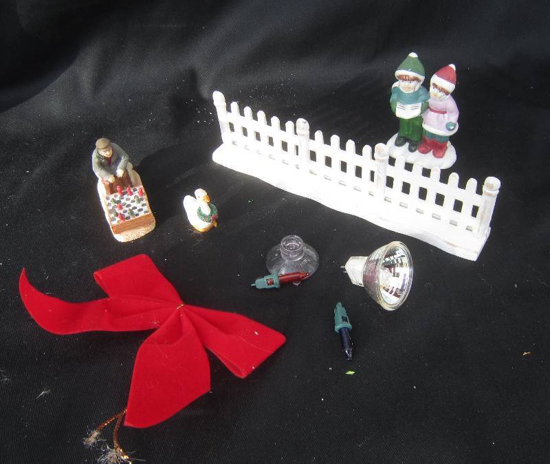 lot 592 image: Village People for Christmas Houses