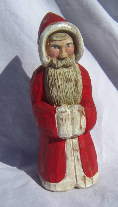 lot 613 image: Gary Durand Folk Art Santa - Collectible