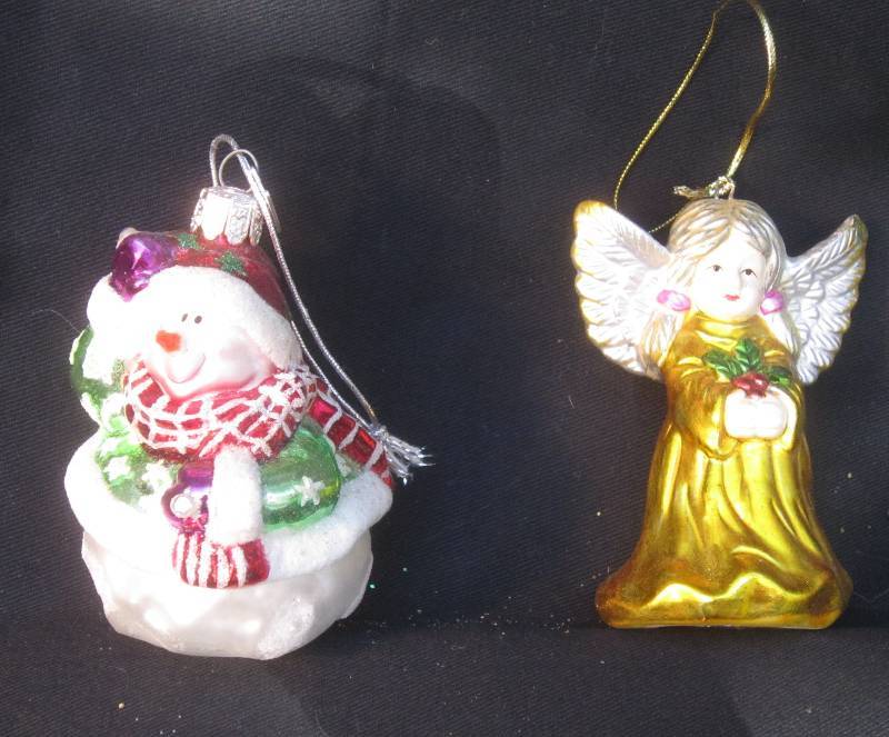 lot 418 image: NEW Glass and Ceramic Christmas Ornaments
