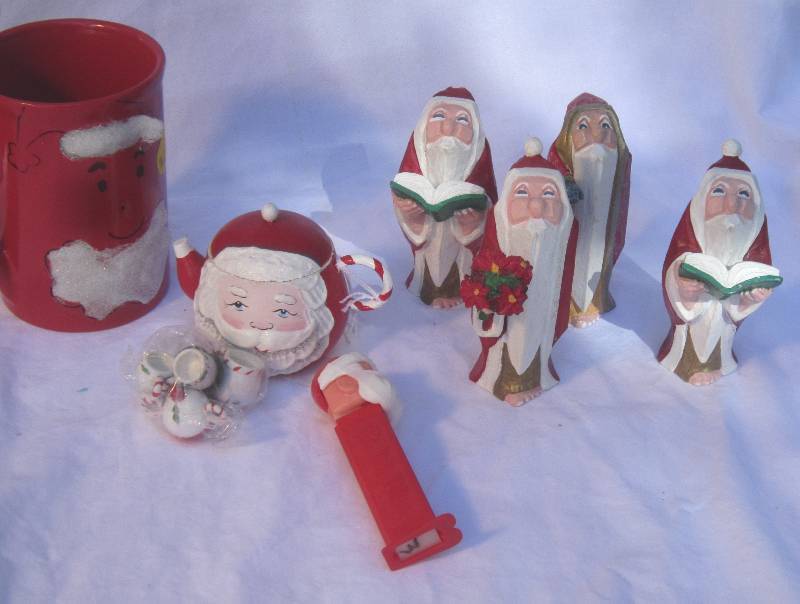 lot 425 image: Christmas Misc Lot