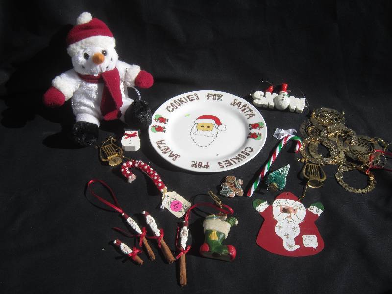 lot 450 image: Christmas Lot