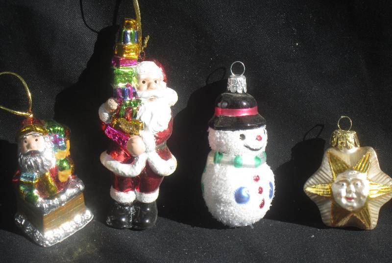 lot 467 image: New Christmas Ornaments - Blown Glass