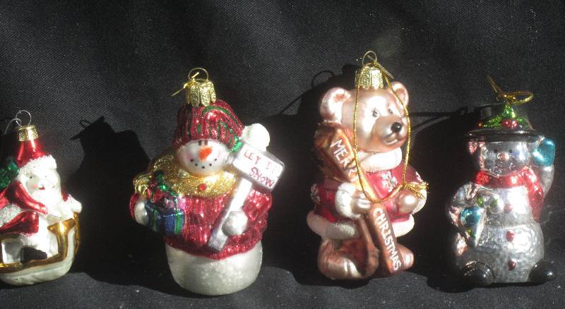 lot 469 image: New Christmas Ornaments - Blown Glass