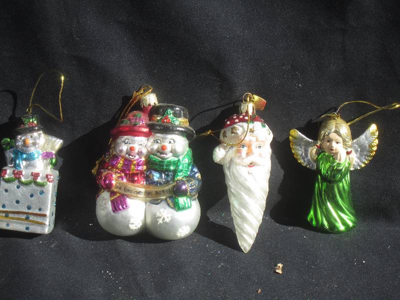 lot 470 image: New Christmas Ornaments - Blown Glass