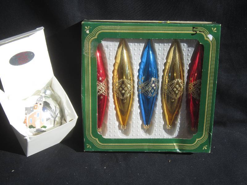 lot 471 image: New Christmas Ornaments - Blown Glass