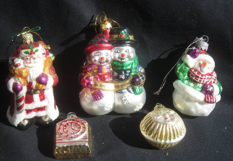 lot 472 image: New Christmas Ornaments - Blown Glass