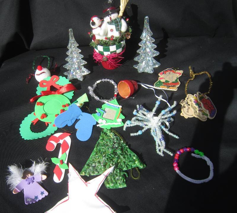 lot 497 image: Christmas Lot