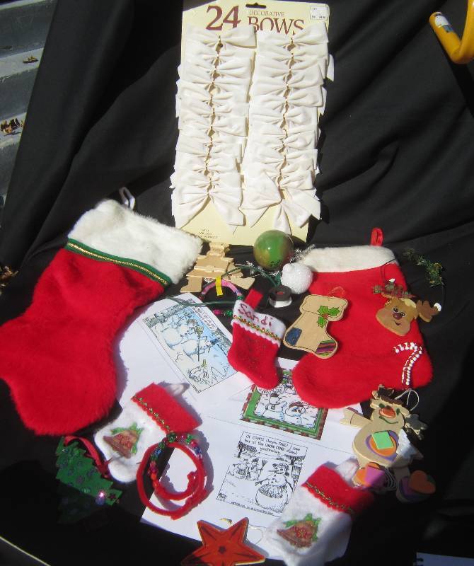 lot 498 image: Christmas Lot