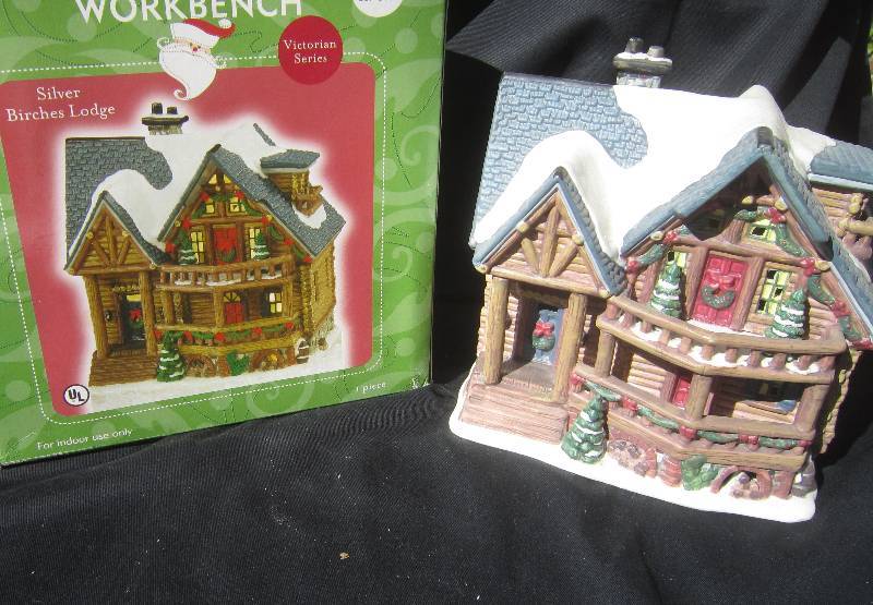 lot 505 image: Santas Workbench Silver Birches Lodge Christmas House with Box - Collectible Victorian Series