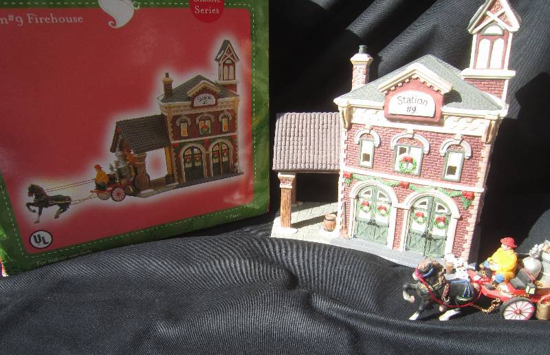 lot 510 image: Santas Workbench Station #9 Firehouse Christmas House with Box - Collectible Classic Series