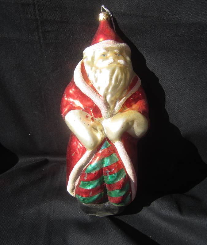 lot 526 image: Christmas Ornament - Blown Glass Ornament