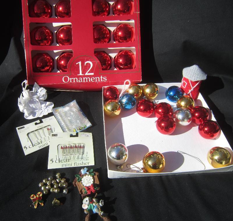 lot 536 image: Christmas Lot