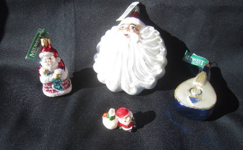lot 537 image: Christmas Ornaments - Blown Glass Ornament
