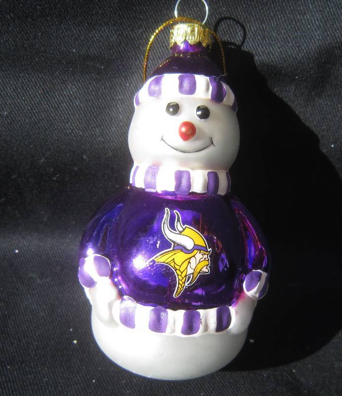 lot 542 image: Christmas Ornament - Blown Glass Ornament