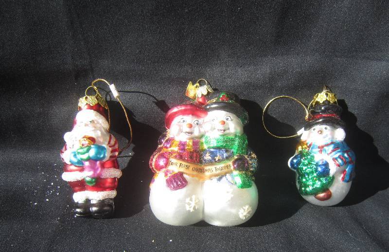 lot 546 image: Christmas Ornaments - Blown Glass Ornament