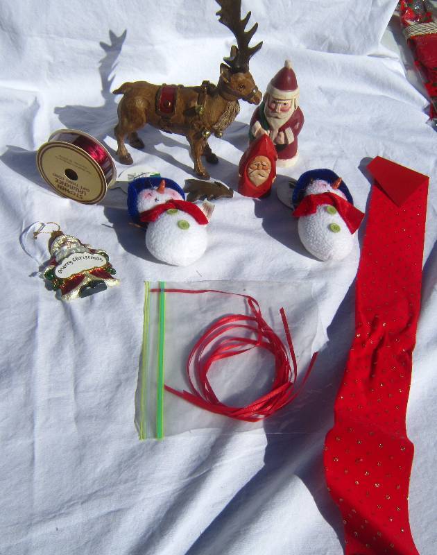 lot 618 image: Christmas Lot