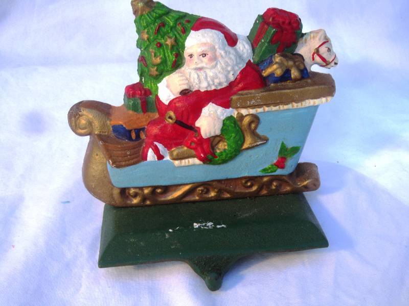lot 426 image: Cast Iron Santa Stocking Holder