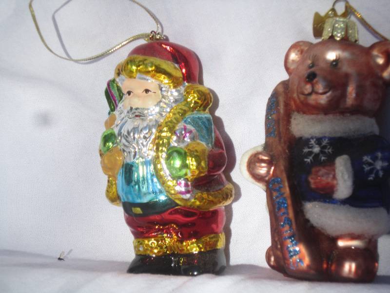 lot 429 image: New Christmas Ornaments