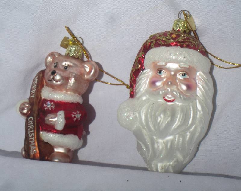 lot 438 image: New Christmas Ornaments
