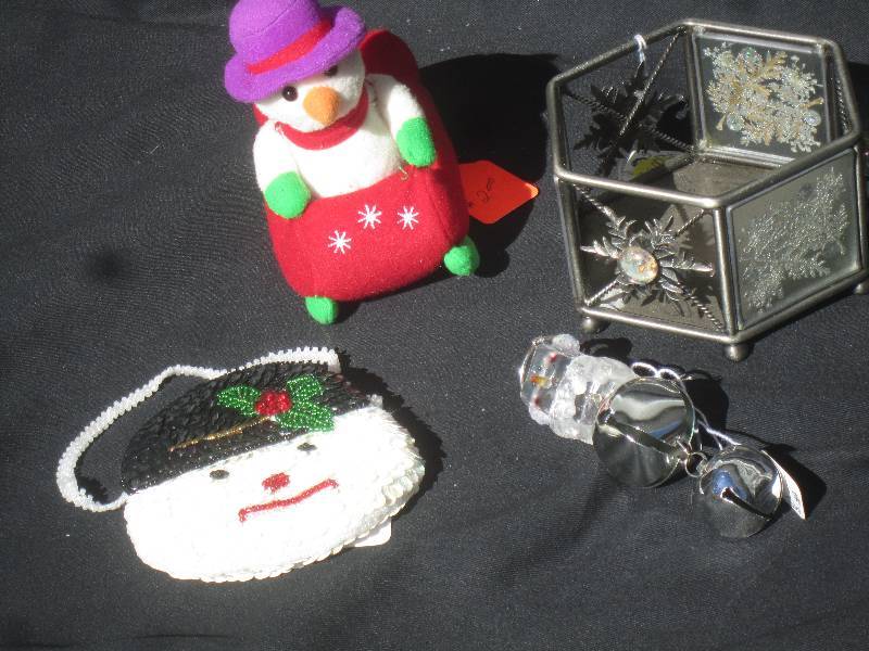 lot 446 image: Christmas Misc Lot
