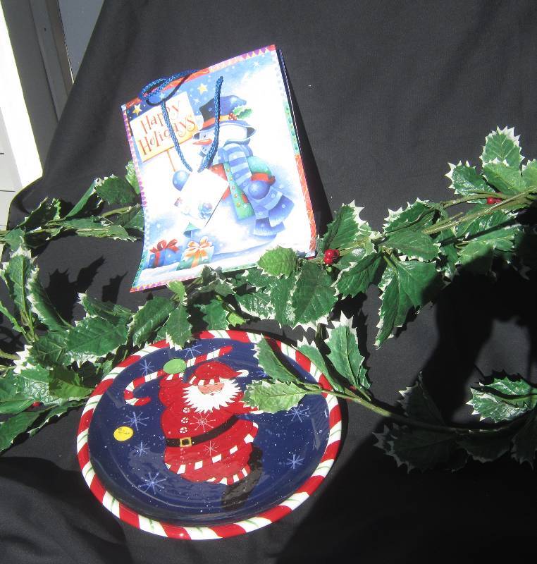 lot 447 image: Christmas Lot