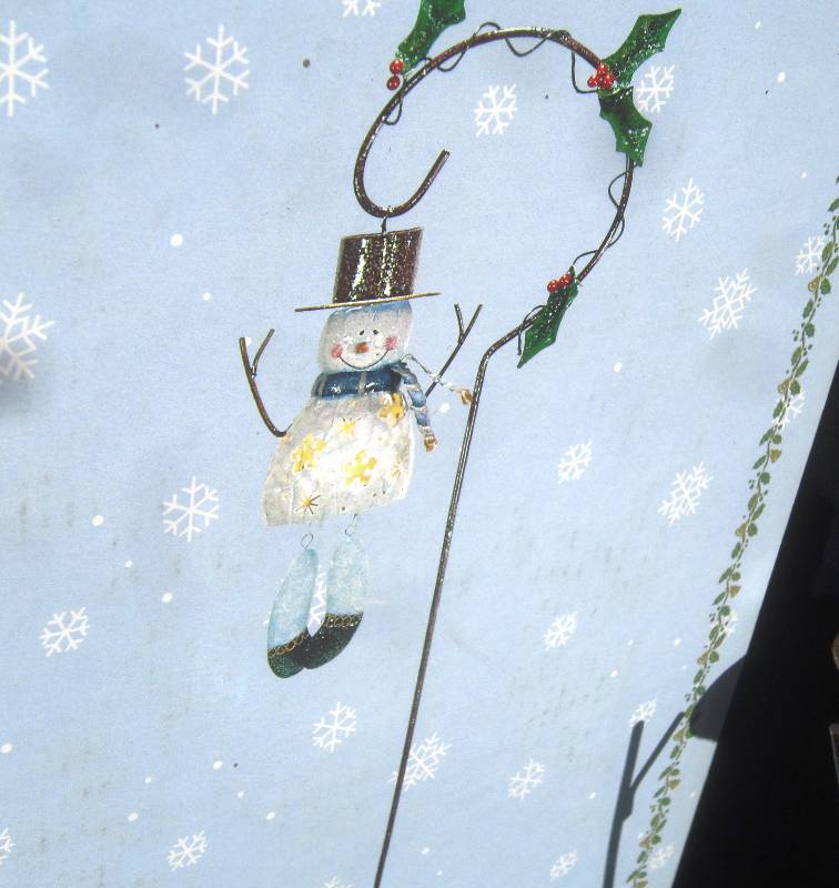 lot 455 image: Snowman hook hanging Candleholder