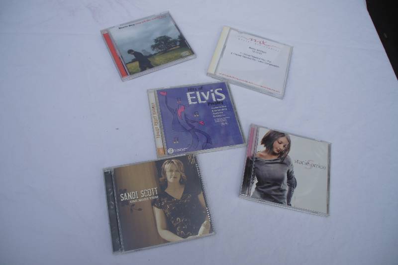 lot 767 image: Lot of Cds