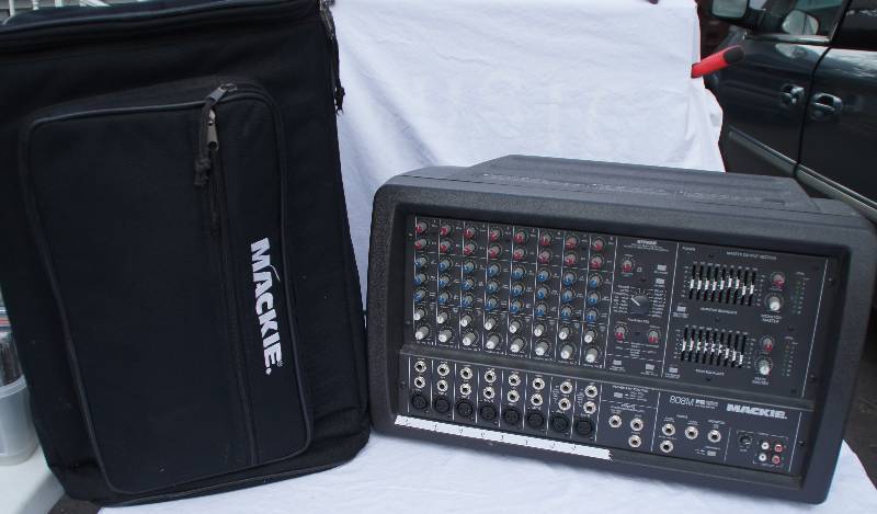 lot 771 image: Mackie Head 808M FR Series 2 x 600 Watts