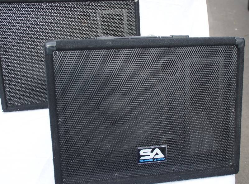lot 772 image: Set of 2 SA Seismic Audio Monitor Speakers Floor Audio