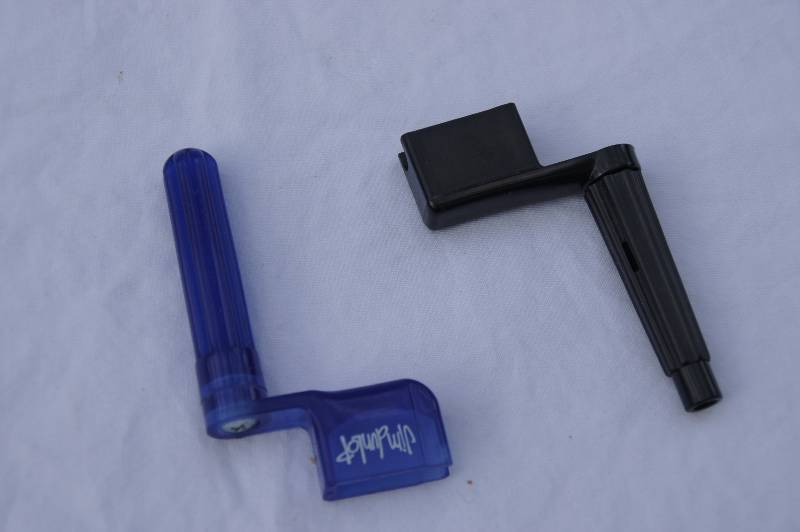 lot 780 image: Guitar Winders - Pickers Pal