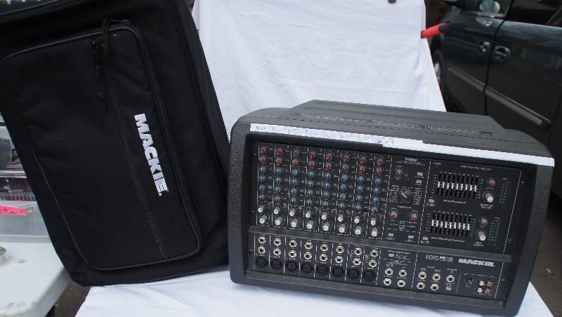 lot 773 image: Mackie Head 808S FR Series 2 x 600 Watts