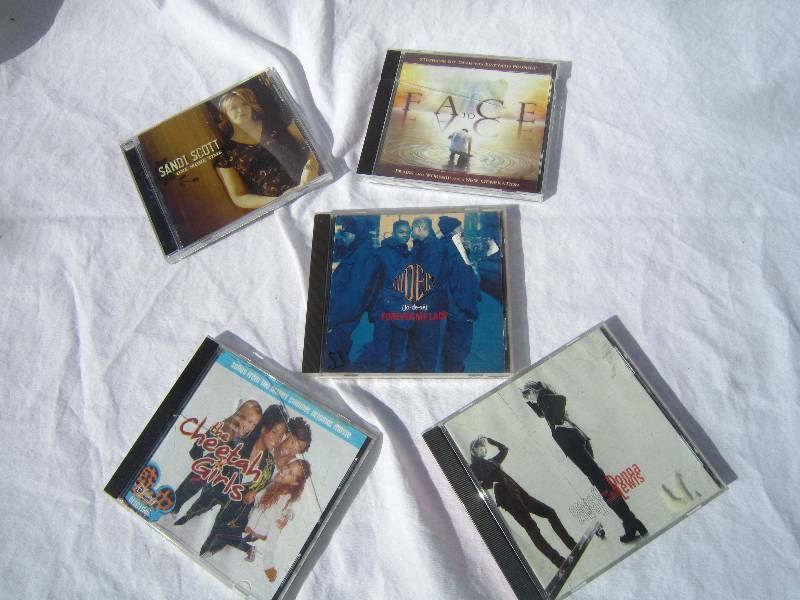 lot 798 image: Lot of CDs