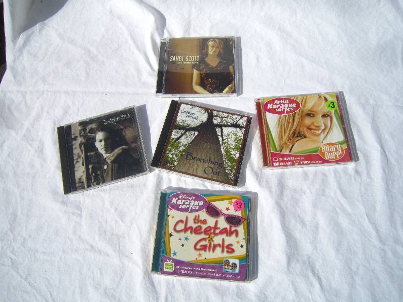 lot 802 image: Lot of CDs