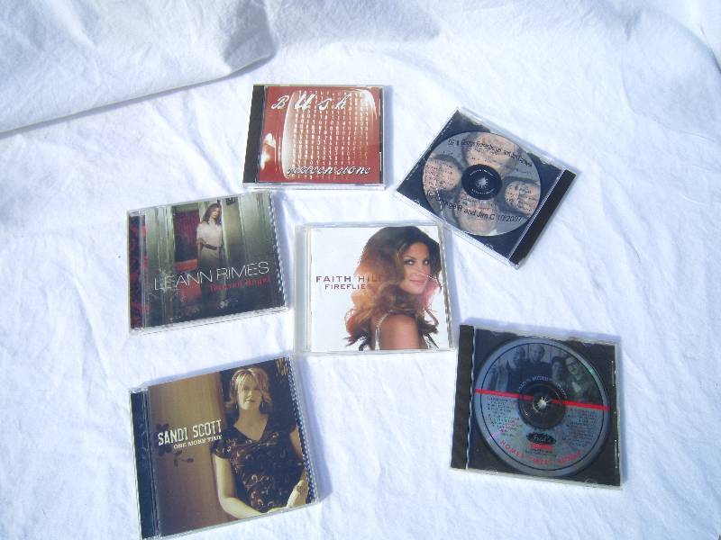 lot 805 image: Lot of CDs