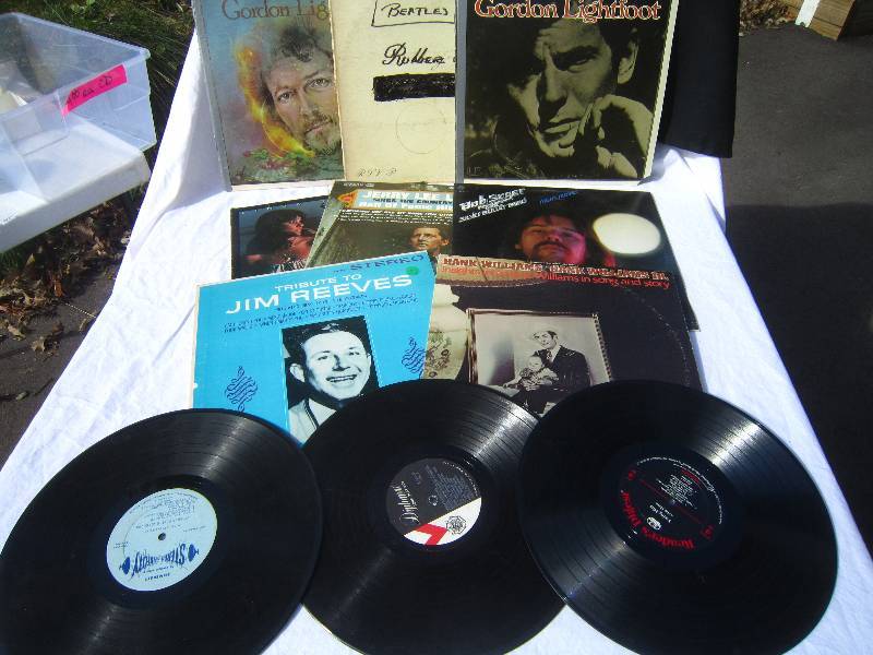 lot 819 image: Lot of Records