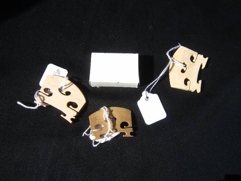 lot 820 image: Misc Lot of Violin  Fiddle Bridges